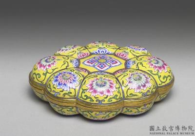 图片[2]-Eight-lobed box with floral decoration, Qing dynasty, Kangxi reign（1662-1722）-China Archive